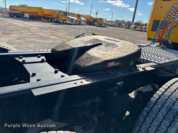 image for item ER4720 2021 Kenworth T680 semi truck