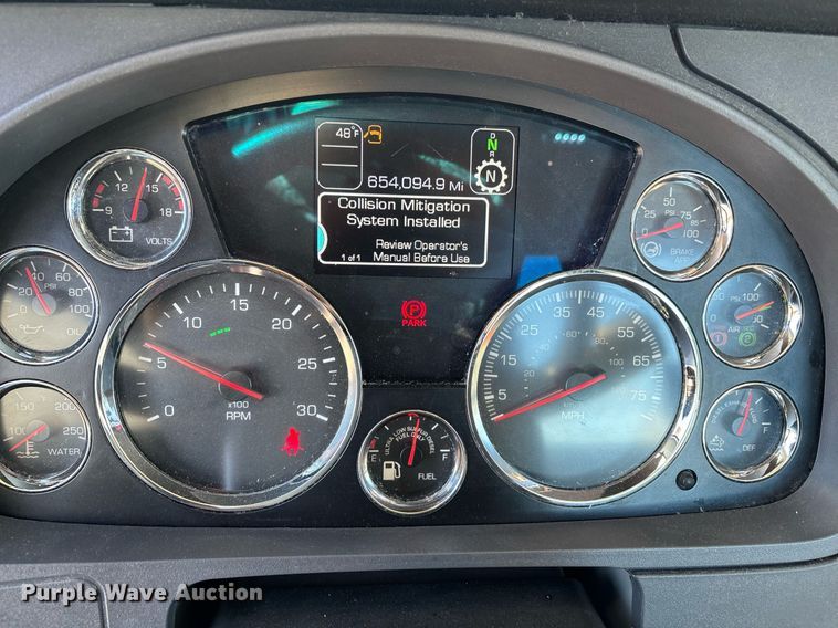 image for item ER4720 2021 Kenworth T680 semi truck