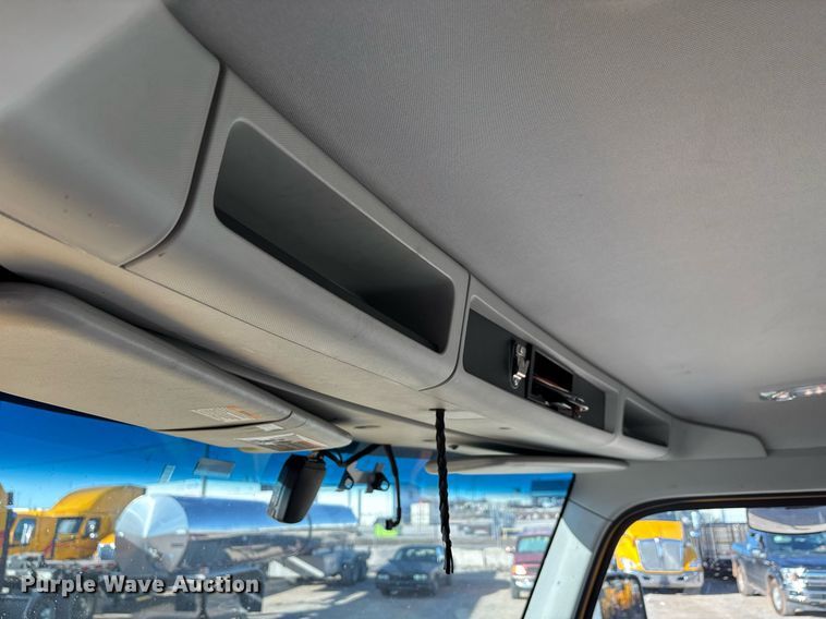 image for item ER4720 2021 Kenworth T680 semi truck