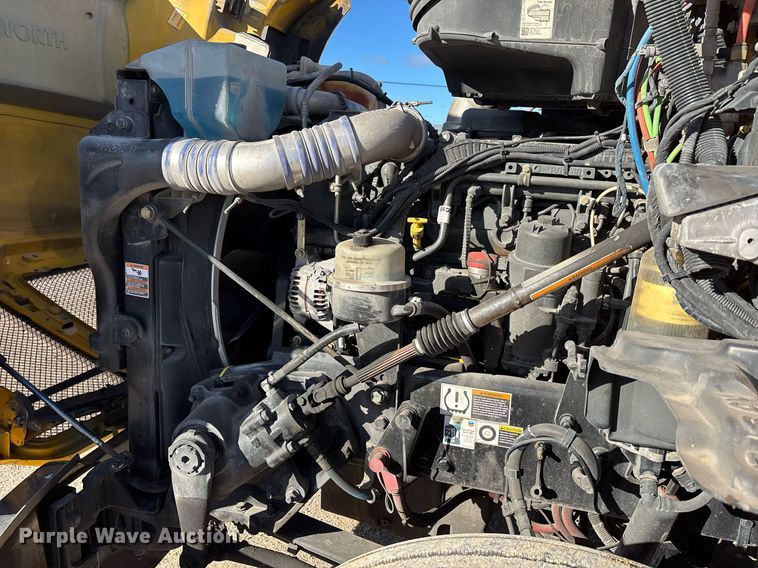 image for item ER4720 2021 Kenworth T680 semi truck