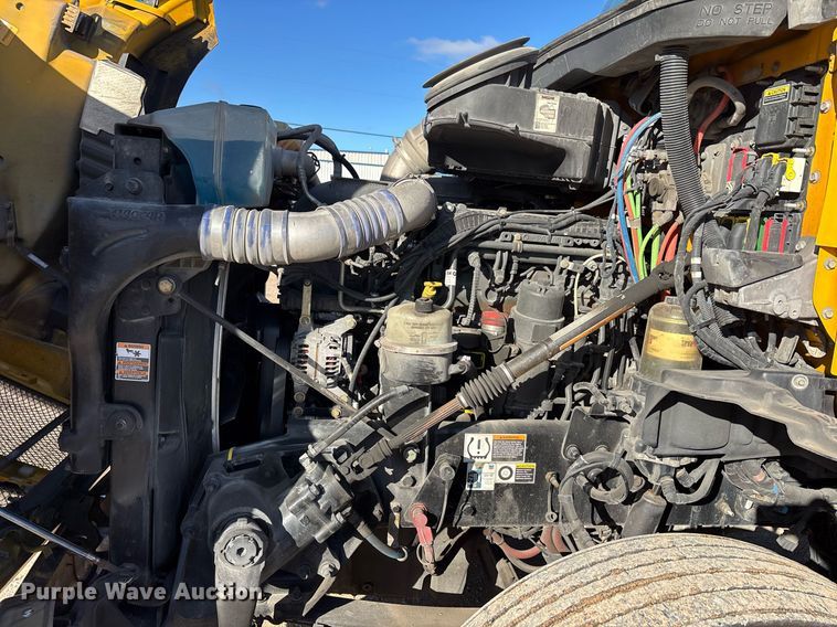 image for item ER4720 2021 Kenworth T680 semi truck