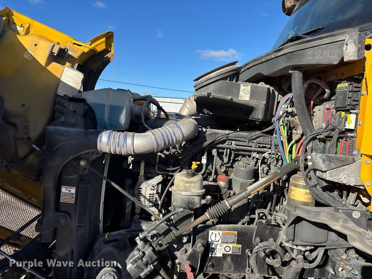 image for item ER4720 2021 Kenworth T680 semi truck