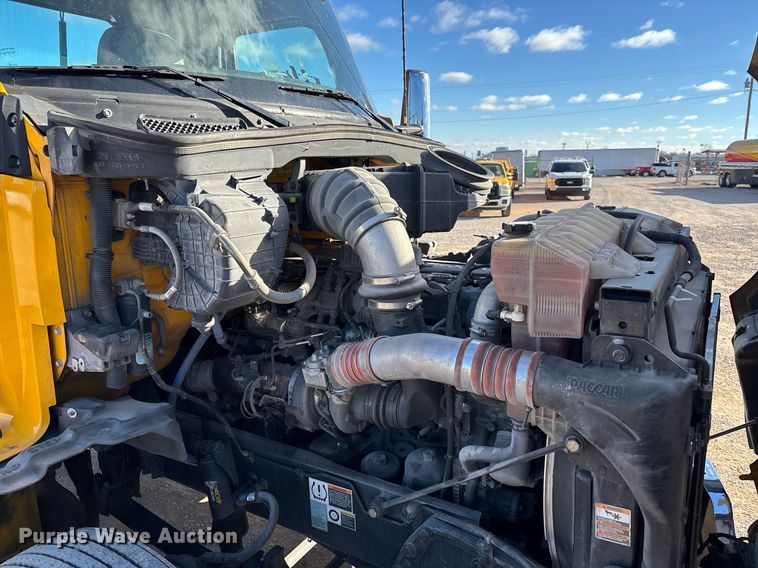 image for item ER4720 2021 Kenworth T680 semi truck