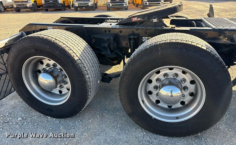 image for item ER4720 2021 Kenworth T680 semi truck