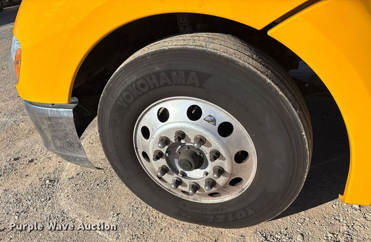 image for item ER4720 2021 Kenworth T680 semi truck