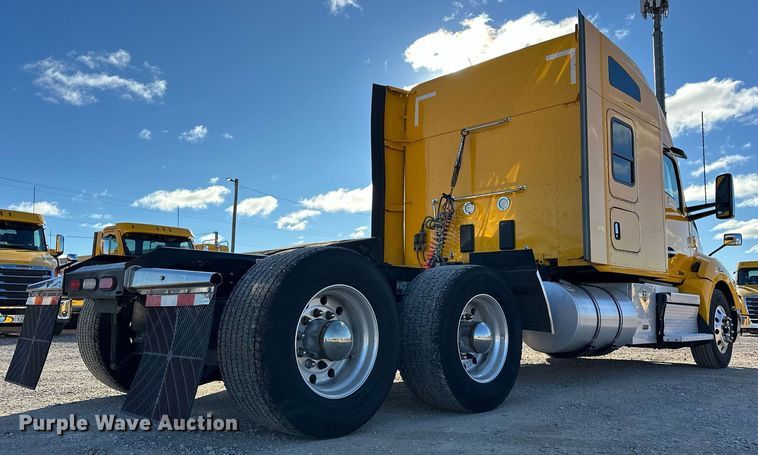 image for item ER4721 2019 Kenworth T680 semi truck