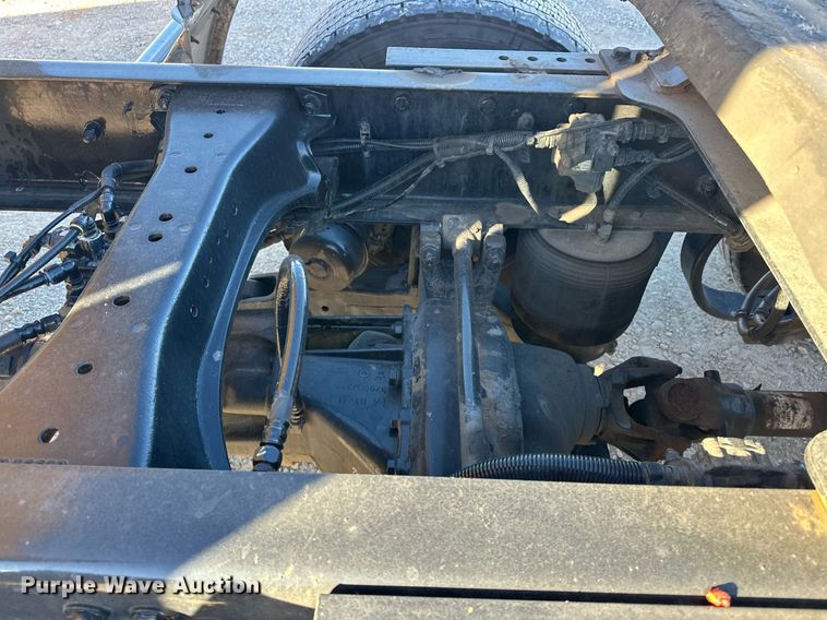 image for item ER4721 2019 Kenworth T680 semi truck