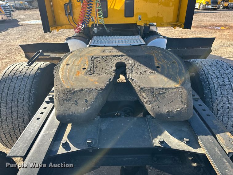 image for item ER4721 2019 Kenworth T680 semi truck