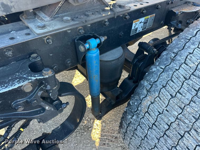 image for item ER4721 2019 Kenworth T680 semi truck