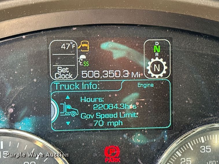 image for item ER4721 2019 Kenworth T680 semi truck