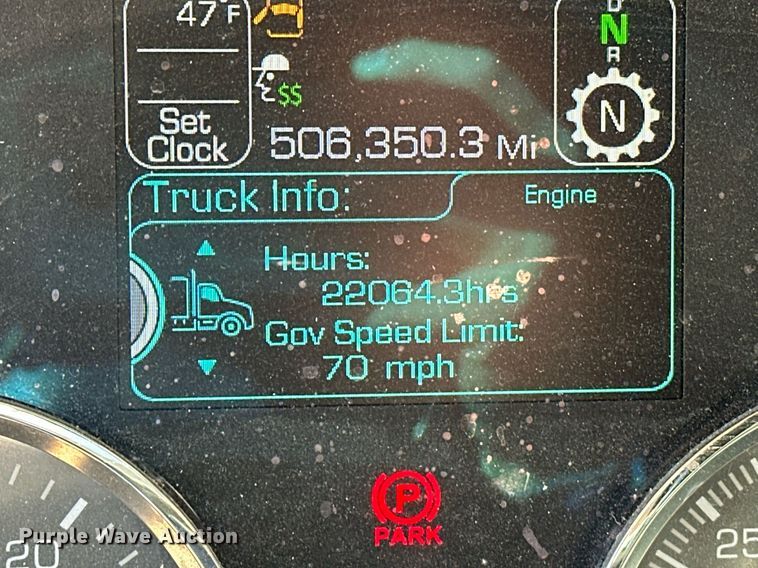 image for item ER4721 2019 Kenworth T680 semi truck