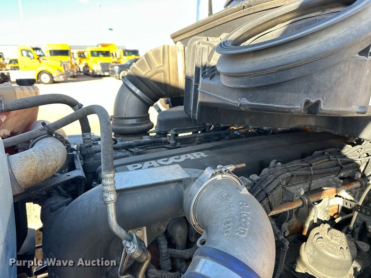 image for item ER4721 2019 Kenworth T680 semi truck