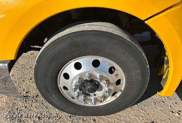 image for item ER4721 2019 Kenworth T680 semi truck