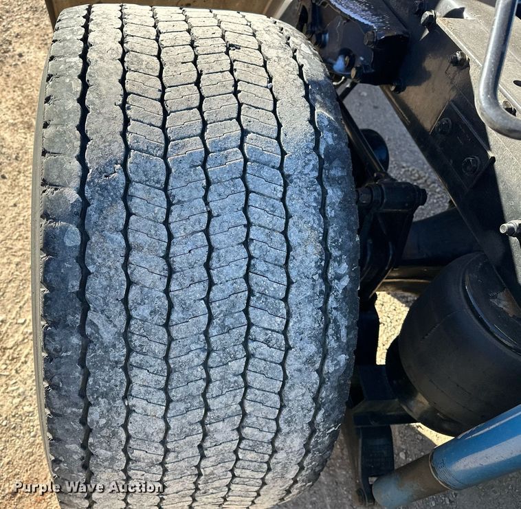 image for item ER4721 2019 Kenworth T680 semi truck