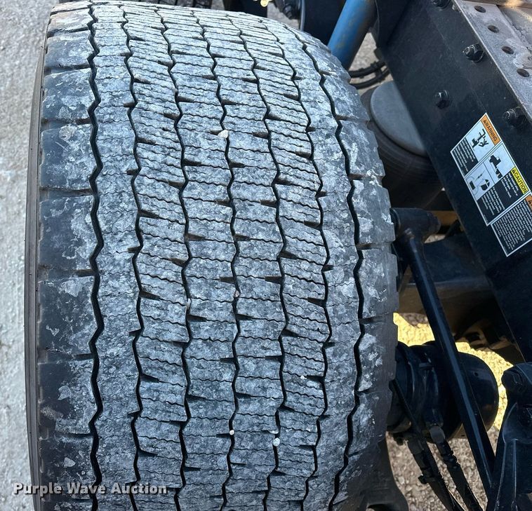 image for item ER4721 2019 Kenworth T680 semi truck