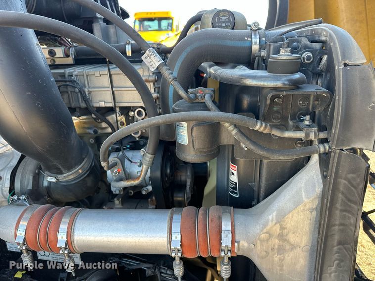 image for item ER4722 2021 Freightliner Cascadia 126 semi truck