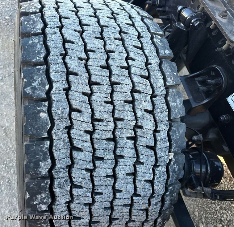 image for item ER4722 2021 Freightliner Cascadia 126 semi truck