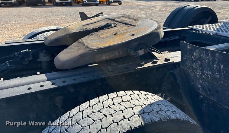 image for item ER4723 2021 Kenworth T680 semi truck