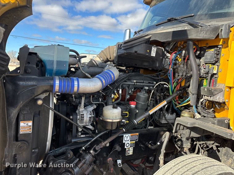 image for item ER4723 2021 Kenworth T680 semi truck