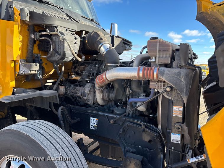 image for item ER4723 2021 Kenworth T680 semi truck