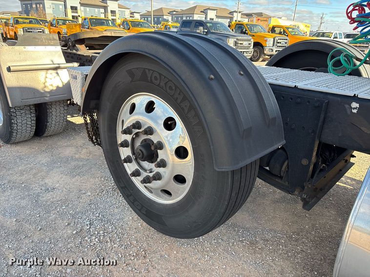 image for item ER4723 2021 Kenworth T680 semi truck