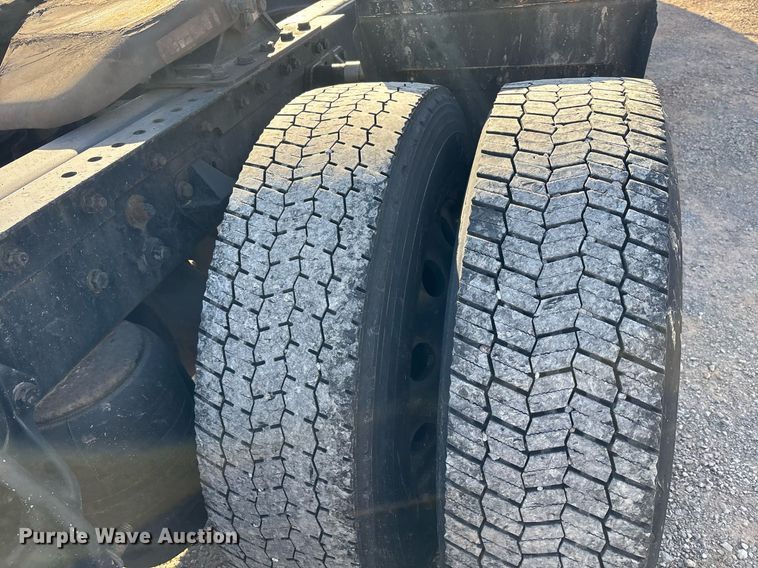 image for item ER4723 2021 Kenworth T680 semi truck