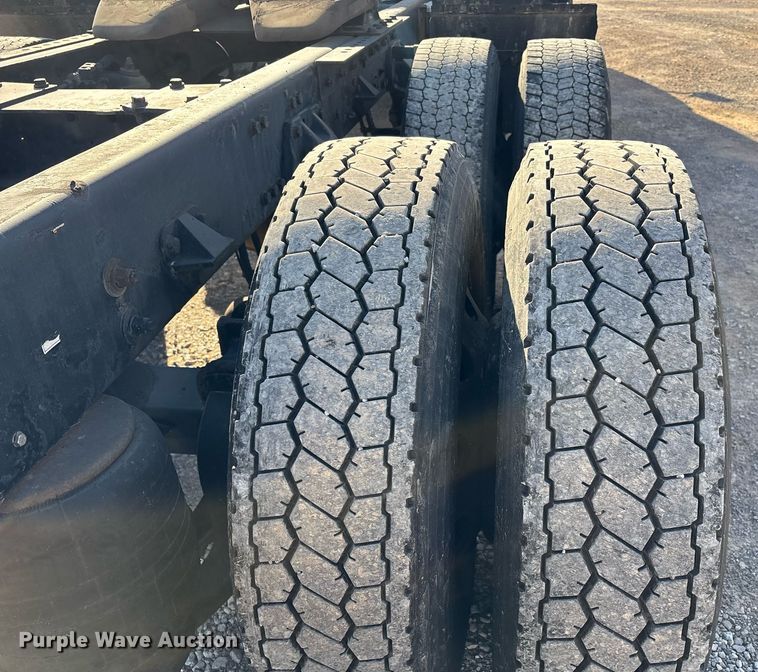 image for item ER4723 2021 Kenworth T680 semi truck