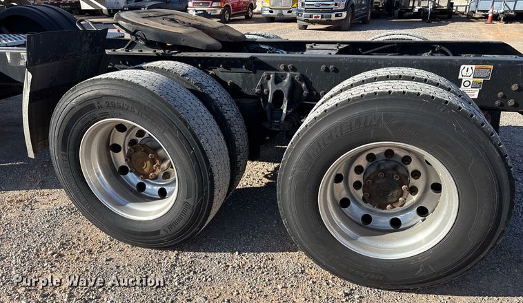 image for item ER4723 2021 Kenworth T680 semi truck