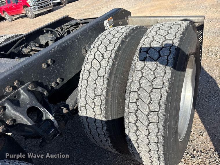 image for item ER4723 2021 Kenworth T680 semi truck