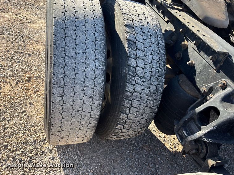 image for item ER4723 2021 Kenworth T680 semi truck