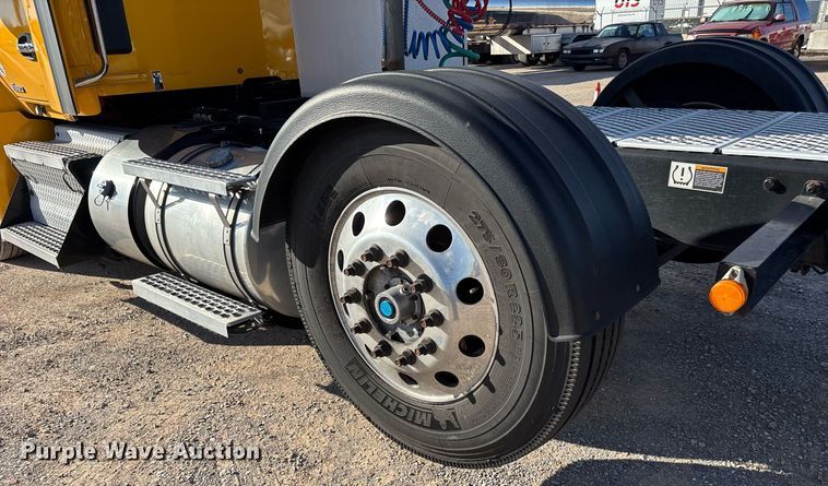 image for item ER4723 2021 Kenworth T680 semi truck