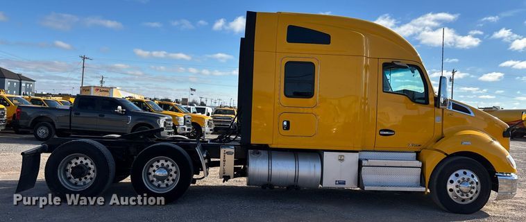 image for item ER4724 2020 Kenworth T680 semi truck