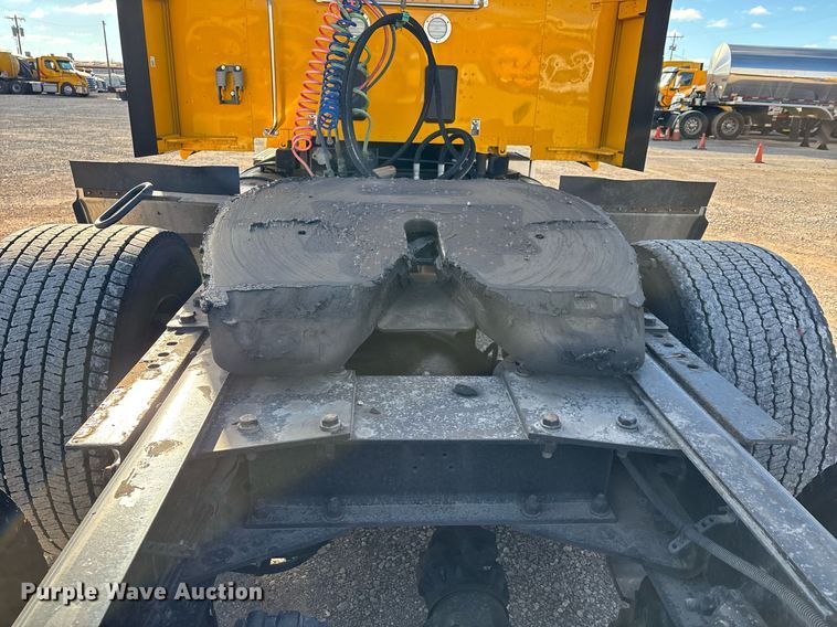 image for item ER4724 2020 Kenworth T680 semi truck