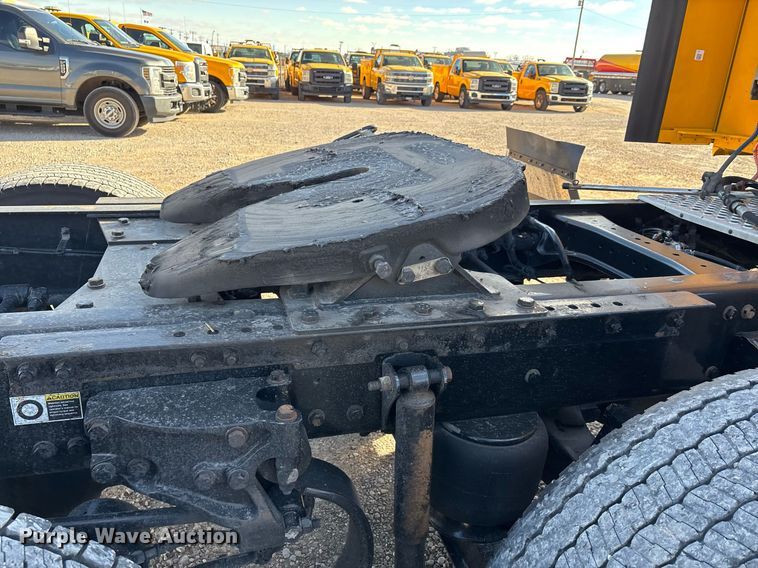 image for item ER4724 2020 Kenworth T680 semi truck