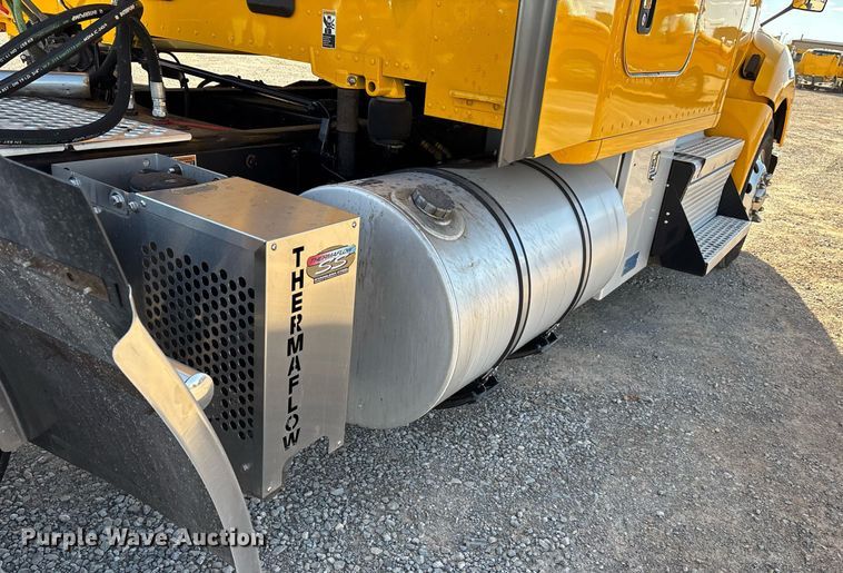 image for item ER4724 2020 Kenworth T680 semi truck