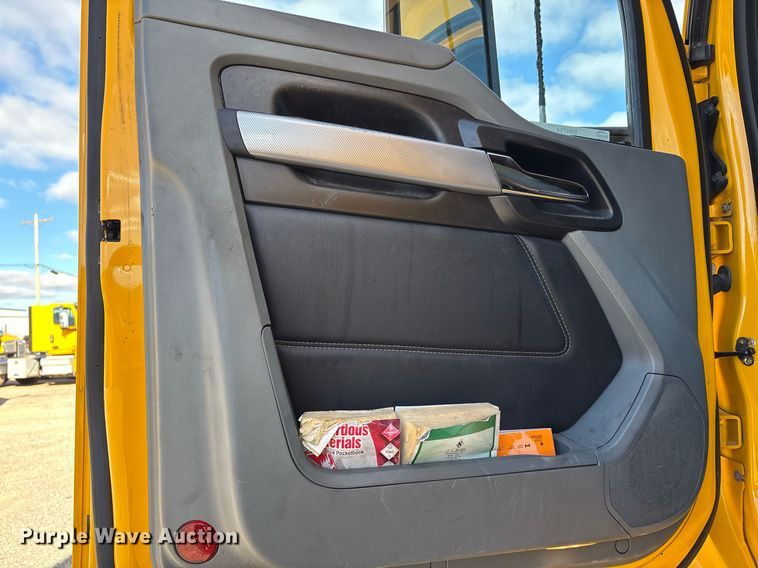 image for item ER4724 2020 Kenworth T680 semi truck