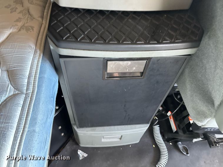 image for item ER4724 2020 Kenworth T680 semi truck