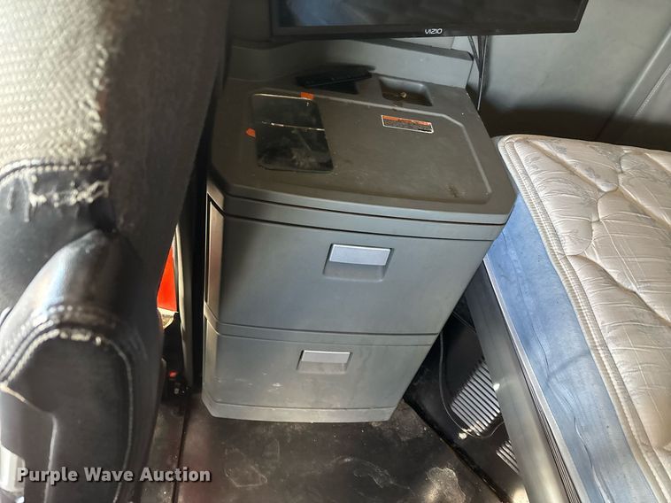 image for item ER4724 2020 Kenworth T680 semi truck