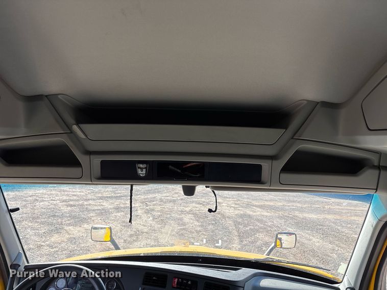 image for item ER4724 2020 Kenworth T680 semi truck