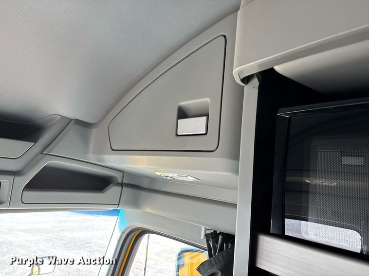 image for item ER4724 2020 Kenworth T680 semi truck