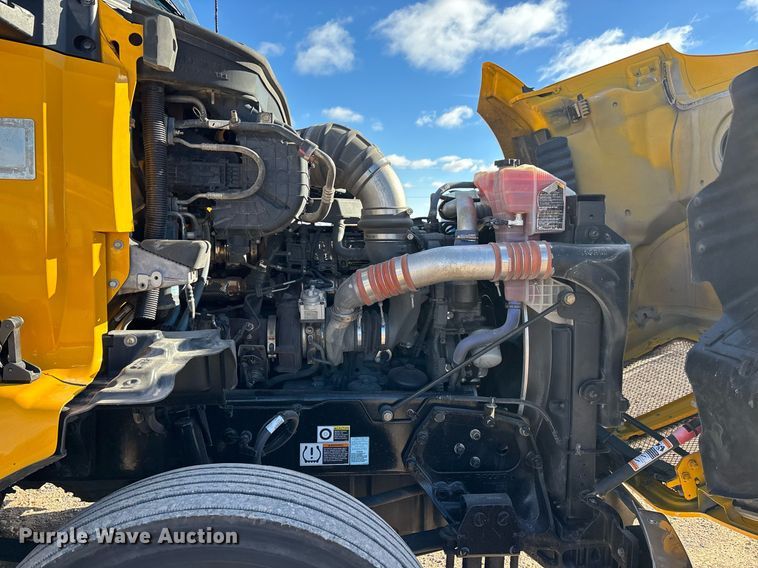 image for item ER4724 2020 Kenworth T680 semi truck