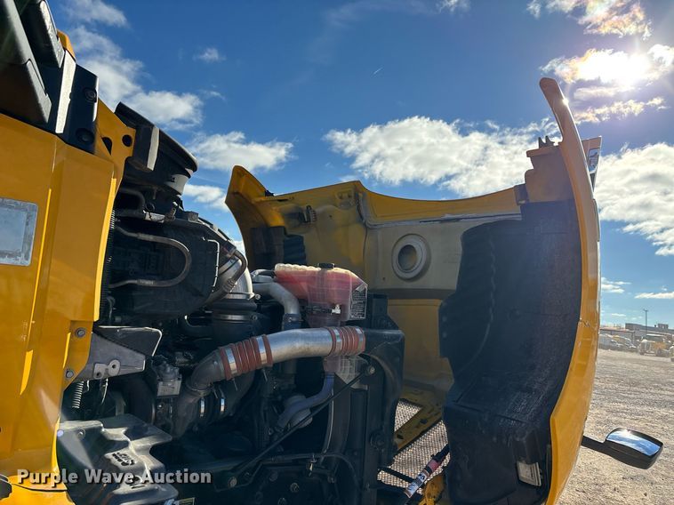 image for item ER4724 2020 Kenworth T680 semi truck