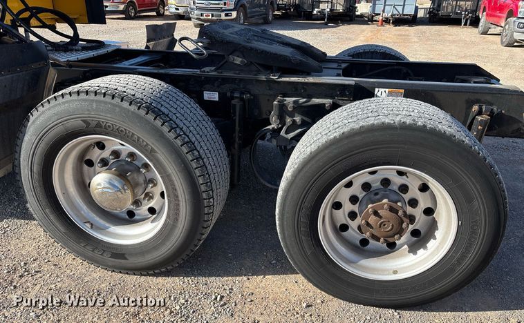 image for item ER4724 2020 Kenworth T680 semi truck