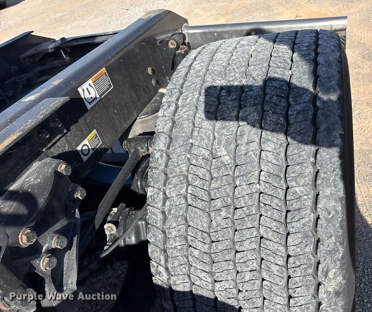 image for item ER4724 2020 Kenworth T680 semi truck