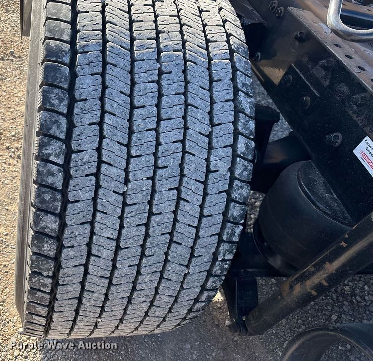 image for item ER4724 2020 Kenworth T680 semi truck