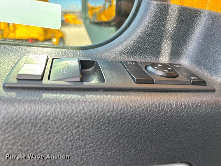 image for item ER4730 2020 Freightliner Cascadia 126 semi truck