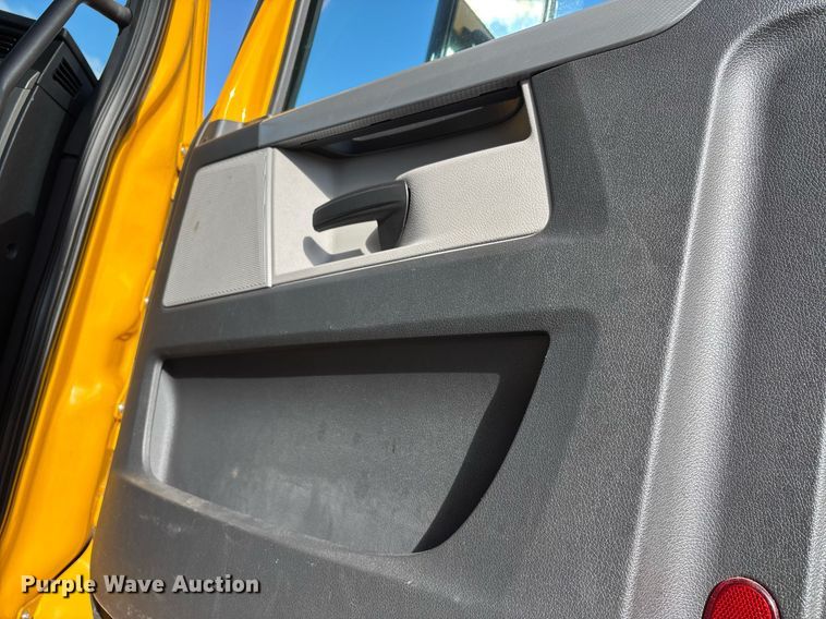 image for item ER4730 2020 Freightliner Cascadia 126 semi truck