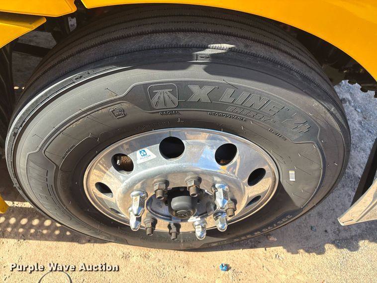 image for item ER4730 2020 Freightliner Cascadia 126 semi truck