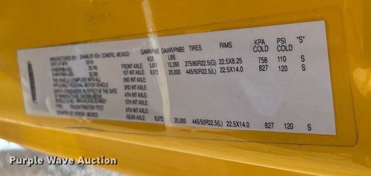 image for item ER4730 2020 Freightliner Cascadia 126 semi truck