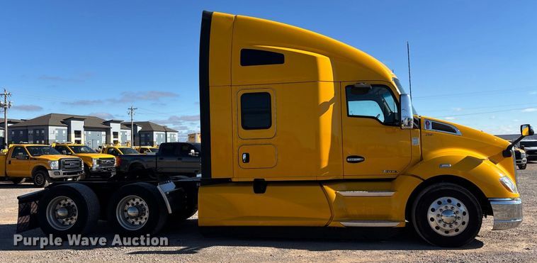 image for item ER4731 2021 Kenworth T680 semi truck